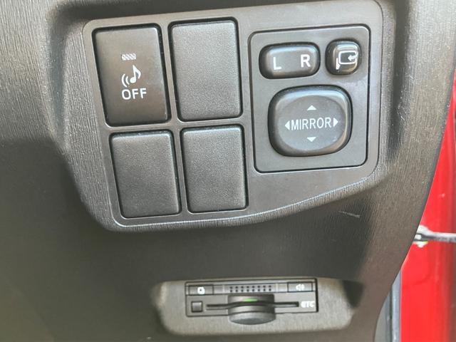 プリウス S ローダウン 外品19インチアルミ 前後ドライブレコーダー ETC バックカメラ ナビ TV オートライト スマートキー 電動格納ミラー 盗難防止システム CD DVD再生 Bluetooth(9枚目)