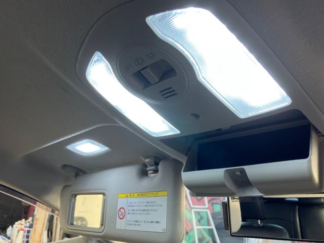 プリウス S ローダウン 外品19インチアルミ 前後ドライブレコーダー ETC バックカメラ ナビ TV オートライト スマートキー 電動格納ミラー 盗難防止システム CD DVD再生 Bluetooth(10枚目)