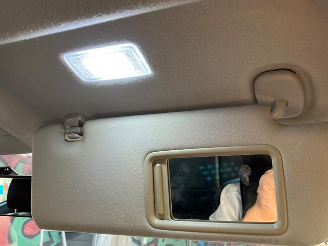 プリウス S ローダウン 外品19インチアルミ 前後ドライブレコーダー ETC バックカメラ ナビ TV オートライト スマートキー 電動格納ミラー 盗難防止システム CD DVD再生 Bluetooth(27枚目)