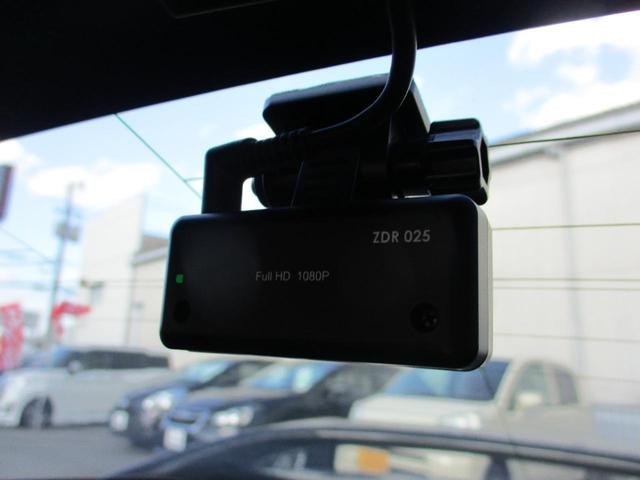 タイプＲＳ　禁煙車　６速ミッション　社外ＳＤナビ　フルセグ　ＤＶＤ再生　Ｂｌｕｅｔｏｏｔｈ　ＥＴＣ　前後ドラレコ　スマートキー　ハーフレザーシート　オートエアコン　キセノンライト　オートライト　社外ツィーター(8枚目)