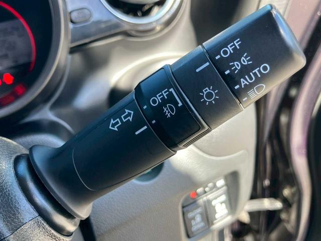 Ｎ－ＢＯＸカスタム Ｇ　ターボＳＳパッケージ　社外ナビ　フルセグ　Ｂｌｕｅｔｏｏｔｈ　Ｂカメラ　ビルトインＥＴＣ　両側電動スライド　シートヒーター　キセノンライト　ＬＥＤフォグ　シティブレーキ　クルコン　パドルシフト　半革シート　サイドＳＲＳ（18枚目）