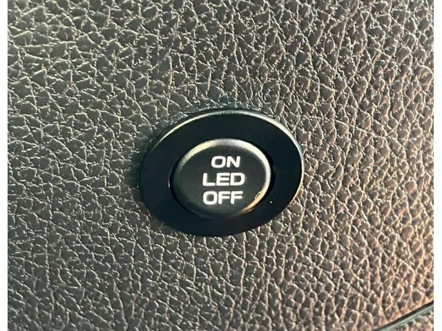 ＷＲＸ ＳＴＩ ＳＴＩ　社外ナビ　フルセグ　ＤＶＤ再生　Ｂカメラ　ＥＴＣ　ＵＳＢ充電ポート　ハーフレザーシート　サイドＳＲＳ　ＩＳＯＦＩＸ　ＬＥＤライト　オートライト　　レイズ１８インチ　ＳＴＩパフォーマンスマフラー　Ｆ型（24枚目）