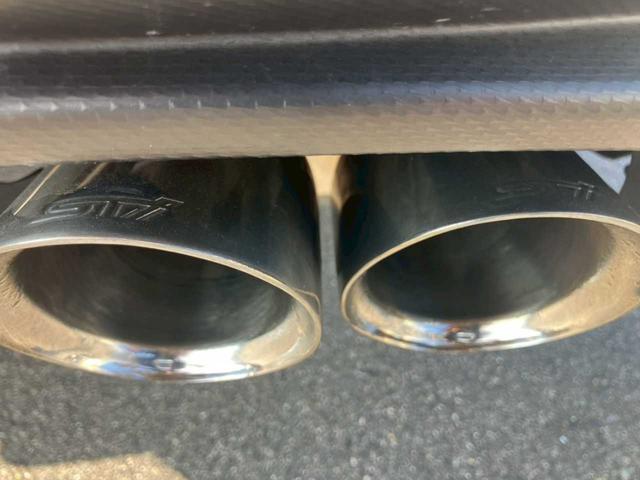 ＷＲＸ ＳＴＩ ＳＴＩ　社外ナビ　フルセグ　ＤＶＤ再生　Ｂカメラ　ＥＴＣ　ＵＳＢ充電ポート　ハーフレザーシート　サイドＳＲＳ　ＩＳＯＦＩＸ　ＬＥＤライト　オートライト　　レイズ１８インチ　ＳＴＩパフォーマンスマフラー　Ｆ型（66枚目）