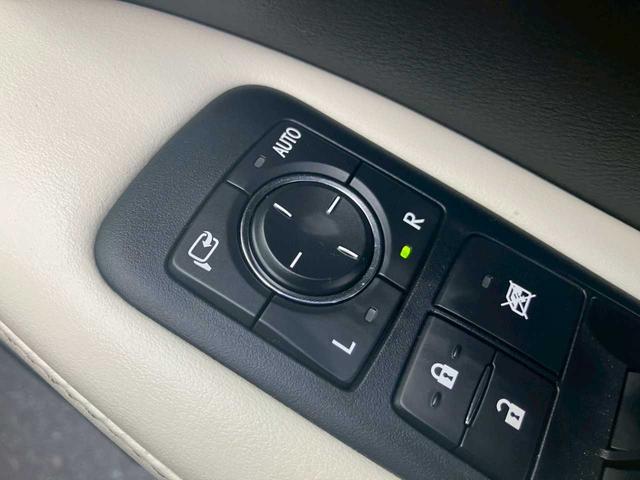 ＲＸ ＲＸ２００ｔ　Ｆスポーツ　メーカーナビ　フルセグＴＶ　ＤＶＤ再生　Ｂｌｕｅｔｏｏｔｈ　全方位カメラ　白レザーシート　エアーシート　前席パワーシート　ＨＵＤ　ＢＳＭ　レーダーＣ　パノラマルーフ　ＥＴＣ２．０　パワーリヤゲート（30枚目）