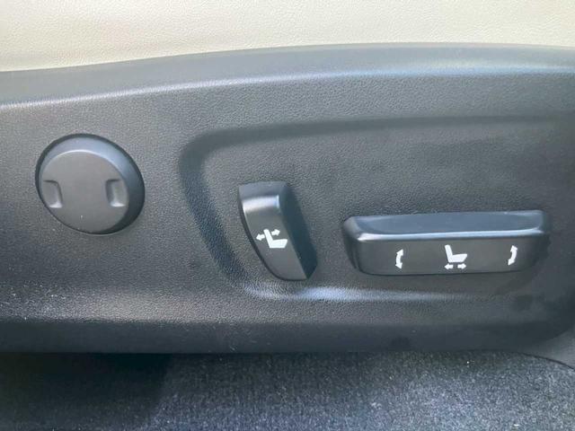 ＲＸ ＲＸ２００ｔ　Ｆスポーツ　メーカーナビ　フルセグＴＶ　ＤＶＤ再生　Ｂｌｕｅｔｏｏｔｈ　全方位カメラ　白レザーシート　エアーシート　前席パワーシート　ＨＵＤ　ＢＳＭ　レーダーＣ　パノラマルーフ　ＥＴＣ２．０　パワーリヤゲート（43枚目）