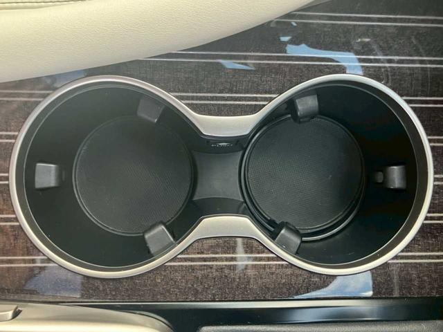 ＲＸ ＲＸ２００ｔ　Ｆスポーツ　メーカーナビ　フルセグＴＶ　ＤＶＤ再生　Ｂｌｕｅｔｏｏｔｈ　全方位カメラ　白レザーシート　エアーシート　前席パワーシート　ＨＵＤ　ＢＳＭ　レーダーＣ　パノラマルーフ　ＥＴＣ２．０　パワーリヤゲート（51枚目）