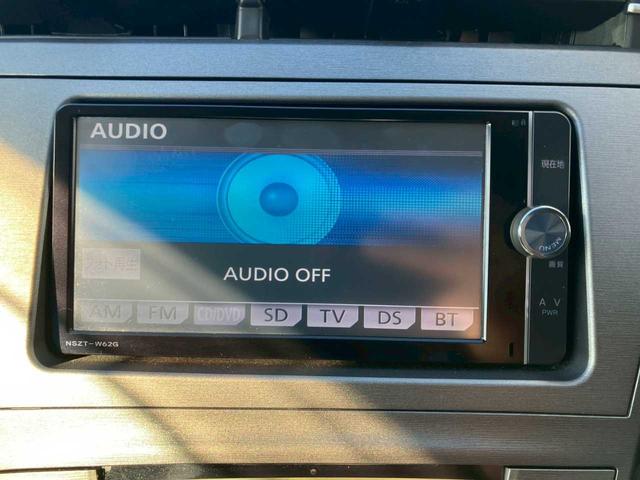 プリウス Ｓ　純正ナビ　フルセグ　ＤＶＤ再生　Ｂｌｕｅｔｏｏｔｈ　Ｂカメラ　ＥＴＣ　キセノンライト　オートライト　ＡＡＣ　サイドＳＲＳ　シートリフター　ＩＳＯＦＩＸ　ステアスイッチ　電格ミラー　ミラーウィンカー（10枚目）