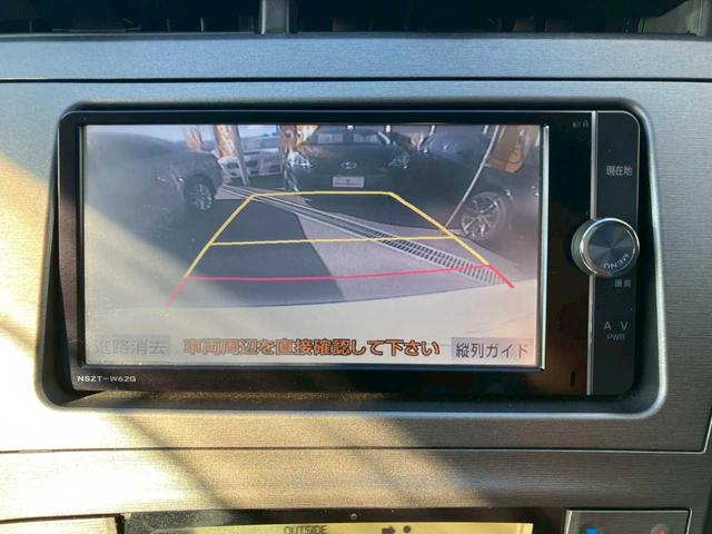 プリウス Ｓ　純正ナビ　フルセグ　ＤＶＤ再生　Ｂｌｕｅｔｏｏｔｈ　Ｂカメラ　ＥＴＣ　キセノンライト　オートライト　ＡＡＣ　サイドＳＲＳ　シートリフター　ＩＳＯＦＩＸ　ステアスイッチ　電格ミラー　ミラーウィンカー（12枚目）
