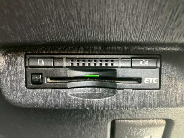 プリウス Ｓ　純正ナビ　フルセグ　ＤＶＤ再生　Ｂｌｕｅｔｏｏｔｈ　Ｂカメラ　ＥＴＣ　キセノンライト　オートライト　ＡＡＣ　サイドＳＲＳ　シートリフター　ＩＳＯＦＩＸ　ステアスイッチ　電格ミラー　ミラーウィンカー（19枚目）