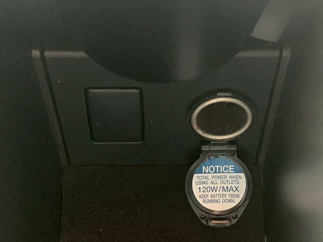 プリウス Ｓ　純正ナビ　フルセグ　ＤＶＤ再生　Ｂｌｕｅｔｏｏｔｈ　Ｂカメラ　ＥＴＣ　キセノンライト　オートライト　ＡＡＣ　サイドＳＲＳ　シートリフター　ＩＳＯＦＩＸ　ステアスイッチ　電格ミラー　ミラーウィンカー（21枚目）