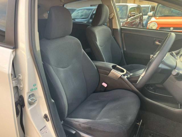 プリウス Ｓ　純正ナビ　フルセグ　ＤＶＤ再生　Ｂｌｕｅｔｏｏｔｈ　Ｂカメラ　ＥＴＣ　キセノンライト　オートライト　ＡＡＣ　サイドＳＲＳ　シートリフター　ＩＳＯＦＩＸ　ステアスイッチ　電格ミラー　ミラーウィンカー（30枚目）