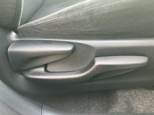 プリウス Ｓ　純正ナビ　フルセグ　ＤＶＤ再生　Ｂｌｕｅｔｏｏｔｈ　Ｂカメラ　ＥＴＣ　キセノンライト　オートライト　ＡＡＣ　サイドＳＲＳ　シートリフター　ＩＳＯＦＩＸ　ステアスイッチ　電格ミラー　ミラーウィンカー（39枚目）