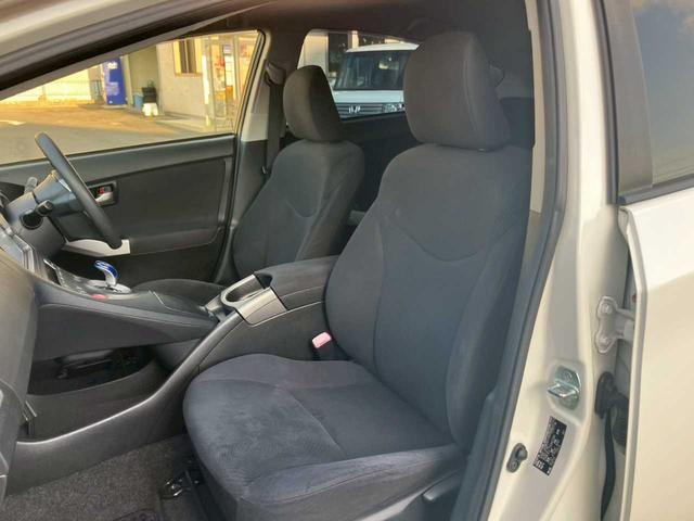 プリウス Ｓ　純正ナビ　フルセグ　ＤＶＤ再生　Ｂｌｕｅｔｏｏｔｈ　Ｂカメラ　ＥＴＣ　キセノンライト　オートライト　ＡＡＣ　サイドＳＲＳ　シートリフター　ＩＳＯＦＩＸ　ステアスイッチ　電格ミラー　ミラーウィンカー（41枚目）