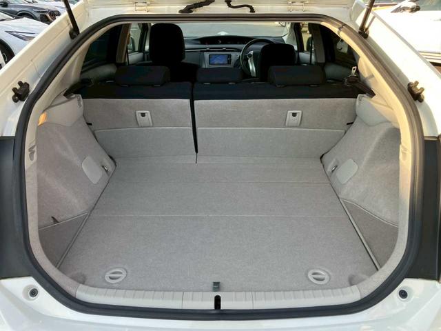 プリウス Ｓ　純正ナビ　フルセグ　ＤＶＤ再生　Ｂｌｕｅｔｏｏｔｈ　Ｂカメラ　ＥＴＣ　キセノンライト　オートライト　ＡＡＣ　サイドＳＲＳ　シートリフター　ＩＳＯＦＩＸ　ステアスイッチ　電格ミラー　ミラーウィンカー（52枚目）