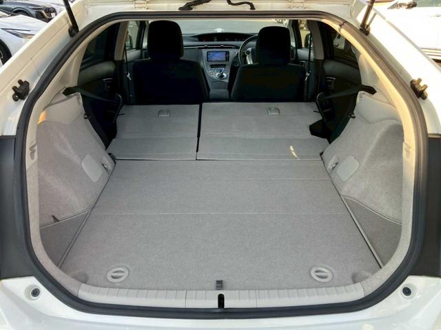 プリウス Ｓ　純正ナビ　フルセグ　ＤＶＤ再生　Ｂｌｕｅｔｏｏｔｈ　Ｂカメラ　ＥＴＣ　キセノンライト　オートライト　ＡＡＣ　サイドＳＲＳ　シートリフター　ＩＳＯＦＩＸ　ステアスイッチ　電格ミラー　ミラーウィンカー（53枚目）