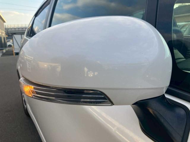 プリウス Ｓ　純正ナビ　フルセグ　ＤＶＤ再生　Ｂｌｕｅｔｏｏｔｈ　Ｂカメラ　ＥＴＣ　キセノンライト　オートライト　ＡＡＣ　サイドＳＲＳ　シートリフター　ＩＳＯＦＩＸ　ステアスイッチ　電格ミラー　ミラーウィンカー（55枚目）