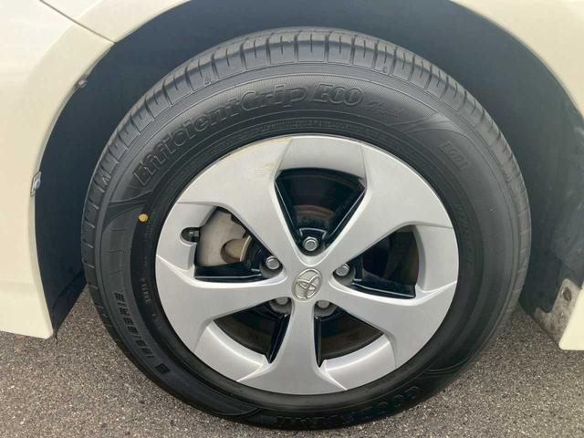 プリウス Ｓ　純正ナビ　フルセグ　ＤＶＤ再生　Ｂｌｕｅｔｏｏｔｈ　Ｂカメラ　ＥＴＣ　キセノンライト　オートライト　ＡＡＣ　サイドＳＲＳ　シートリフター　ＩＳＯＦＩＸ　ステアスイッチ　電格ミラー　ミラーウィンカー（59枚目）