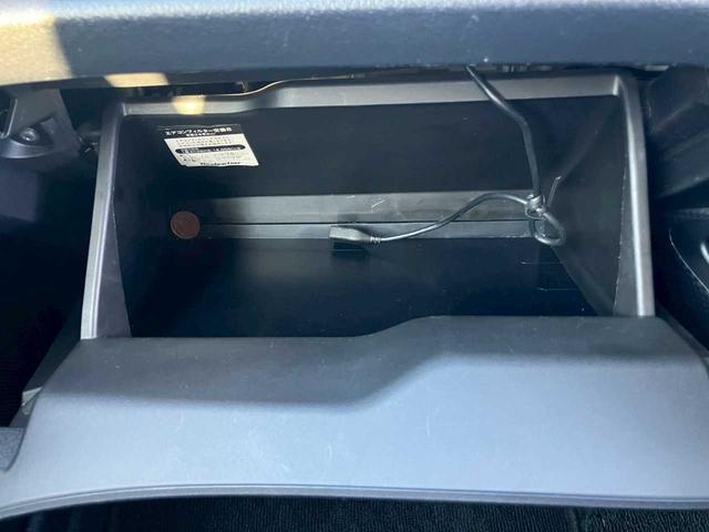 シエンタ Ｇ　社外ナビ　ワンセグ　ＤＶＤ再生　Ｂカメラ　ドラレコ　ＥＴＣ　Ｔｏｙｏｔａ　Ｓａｆｅｔｙ　ｓｅｎｓｅ　両側電動スライド　オートライト　ＵＳＢ充電　ステアスイッチ　シートリフター　ＩＳＯＦＩＸ　４ＷＤ（39枚目）