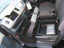 助手席下にも収納ボックスが有り大変便利にご使用いただけます♪