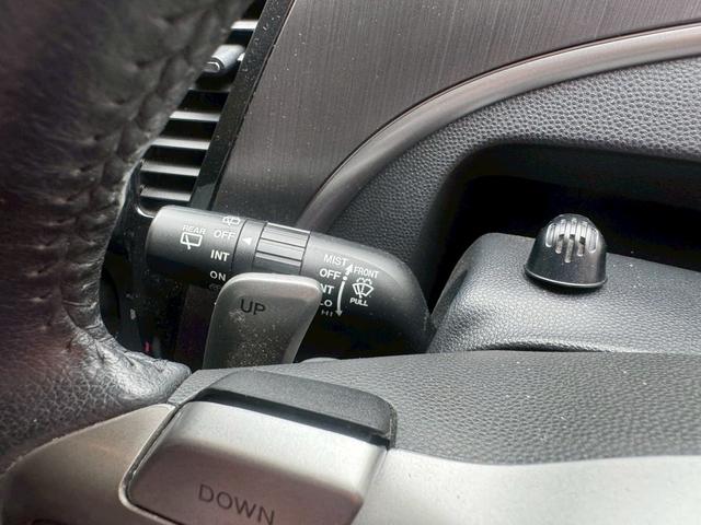 ビアンテ グランツ－スカイアクティブ　禁煙車　８人乗り　両側電動スライドドア　ＥＴＣ　８型ナビ　後席モニター　バックカメラ　フルセグＴＶ　Ｂｌｕｅｔｏｏｔｈ　ＣＤ　ＤＶＤ　ＨＩＤヘッドライト　フォグライト　スマートキー　ＡＷ１６インチ（16枚目）