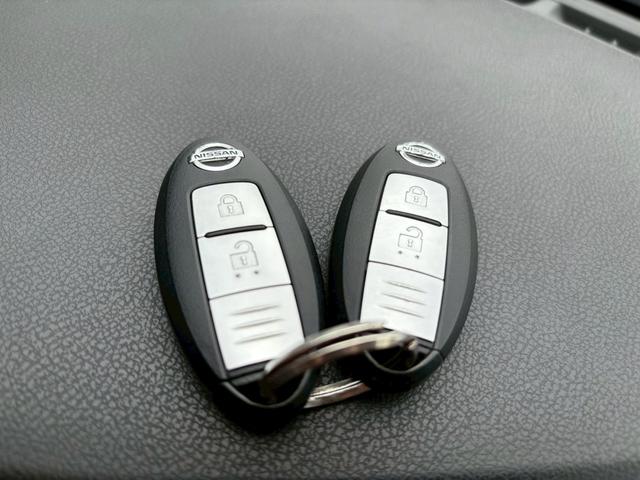 ノート X DIG-S 禁煙車 ETC ナビ TV バックカメラ CD スマートキー 電動格納ミラー アイドリングストップ 盗難防止システム ABS エアコン パワーウィンドウ パワーステアリング 運転席・助手席エアバック(12枚目)