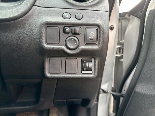 ノート X DIG-S 禁煙車 ETC ナビ TV バックカメラ CD スマートキー 電動格納ミラー アイドリングストップ 盗難防止システム ABS エアコン パワーウィンドウ パワーステアリング 運転席・助手席エアバック(13枚目)
