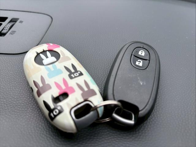 アルトラパン 10thアニバーサリーリミテッド 禁煙車 CD スマートキー オートエアコン シートヒーター 電動格納ミラー AW14インチ ベンチシート フルフラット 盗難防止システム パワーウィンドウ パワーステアリング 運転席・助手席エアバック(9枚目)