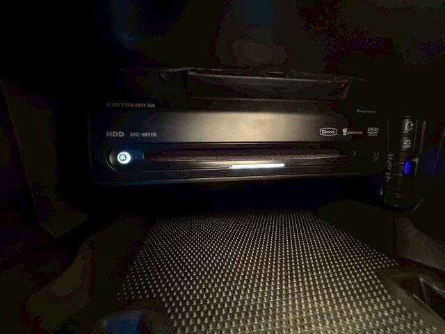 V50 2.0クラシック 革シート サンルーフ パワーシート ETC HDDナビ フルセグTV CD DVD オートエアコン キーレスエントリー AW17インチ クルーズコントロール HIDヘッドライト ルーフレール(9枚目)