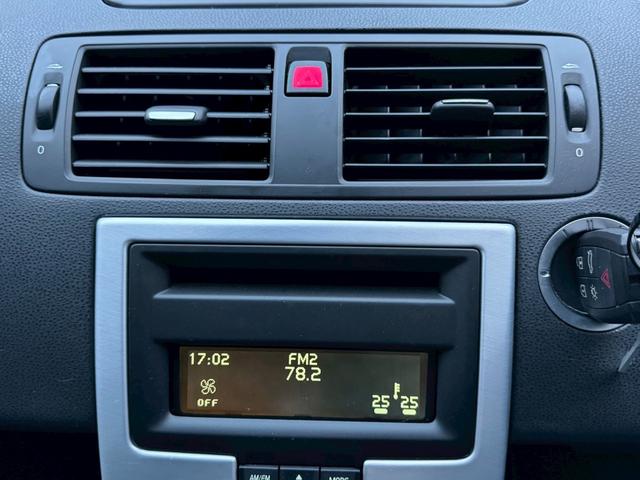 V50 2.0クラシック 革シート サンルーフ パワーシート ETC HDDナビ フルセグTV CD DVD オートエアコン キーレスエントリー AW17インチ クルーズコントロール HIDヘッドライト ルーフレール(11枚目)