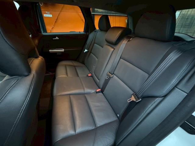 V50 2.0クラシック 革シート サンルーフ パワーシート ETC HDDナビ フルセグTV CD DVD オートエアコン キーレスエントリー AW17インチ クルーズコントロール HIDヘッドライト ルーフレール(18枚目)