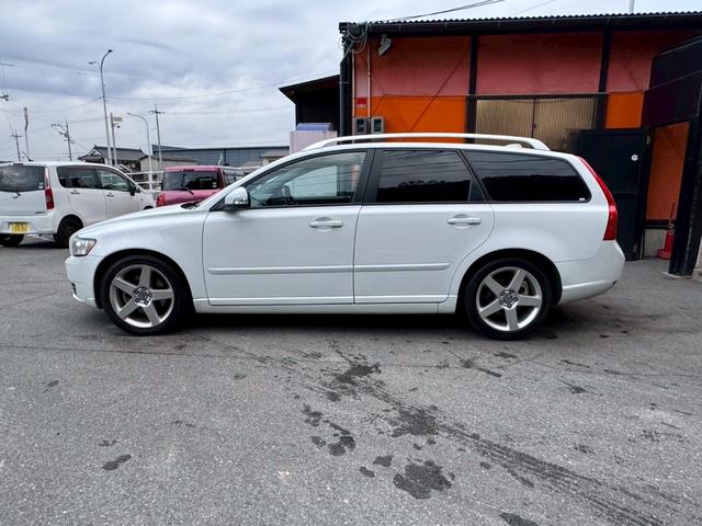 V50 2.0クラシック 革シート サンルーフ パワーシート ETC HDDナビ フルセグTV CD DVD オートエアコン キーレスエントリー AW17インチ クルーズコントロール HIDヘッドライト ルーフレール(20枚目)