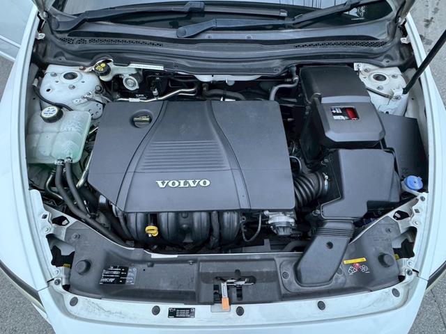 V50 2.0クラシック 革シート サンルーフ パワーシート ETC HDDナビ フルセグTV CD DVD オートエアコン キーレスエントリー AW17インチ クルーズコントロール HIDヘッドライト ルーフレール(24枚目)