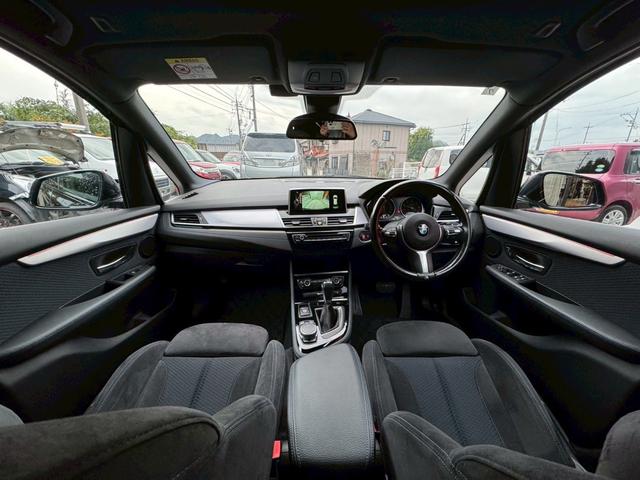 2シリーズ 218dアクティブツアラー Mスポーツ ディーゼルターボ ETC HDDナビ バックカメラ Bluetooth CD DVD USB スマートキー オートエアコン 電動格納ミラー オートライト AW17インチ ABS フォグライト(4枚目)