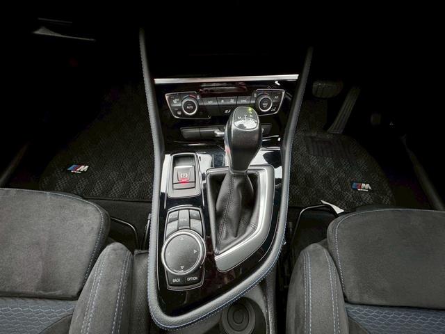 2シリーズ 218dアクティブツアラー Mスポーツ ディーゼルターボ ETC HDDナビ バックカメラ Bluetooth CD DVD USB スマートキー オートエアコン 電動格納ミラー オートライト AW17インチ ABS フォグライト(14枚目)