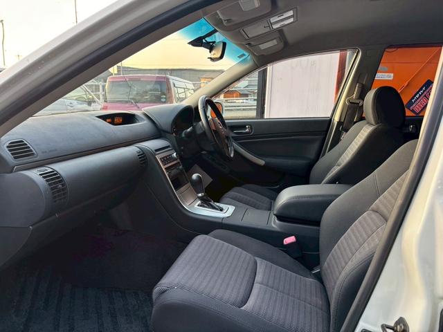 ステージア 250RX 禁煙車 CD HIDヘッドライト オートライト キーレスエントリー AW16インチ パワーウィンドウ パワーステアリング ABS 運転席・助手席エアバック 衝突安全ボディ(14枚目)