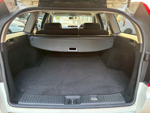 ステージア 250RX 禁煙車 CD HIDヘッドライト オートライト キーレスエントリー AW16インチ パワーウィンドウ パワーステアリング ABS 運転席・助手席エアバック 衝突安全ボディ(16枚目)