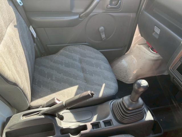 キャリイトラック KCエアコン・パワステ 5速MT エアコン パワーステアリング AM/FMラジオ 三方開(7枚目)