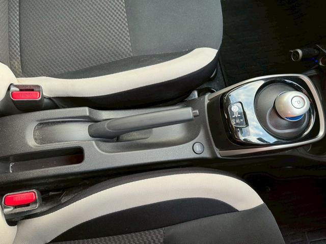 ノート e-パワー X 禁煙車 衝突被害軽減システム レーンアシスト ETC ナビ バックカメラ フルセグTV Bluetooth CD オートエアコン スマートキー AW15インチ コーナーセンサー ABS 横滑り防止装置(14枚目)