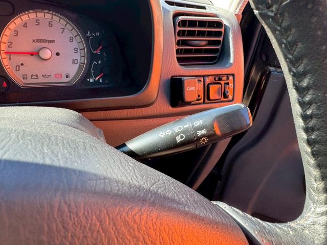 Ｋｅｉワークス 　禁煙車　インタークーラーターボ　レカロシート　タイミングチェーン　オートマ　ＥＴＣ　ＣＤ　ミュージックプレイヤー接続可　キーレスエントリー　電動格納ミラー　アルミホイール　パワーウィンドウ　パワステ（13枚目）