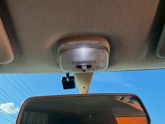 Ｋｅｉワークス 　禁煙車　インタークーラーターボ　レカロシート　タイミングチェーン　オートマ　ＥＴＣ　ＣＤ　ミュージックプレイヤー接続可　キーレスエントリー　電動格納ミラー　アルミホイール　パワーウィンドウ　パワステ（16枚目）