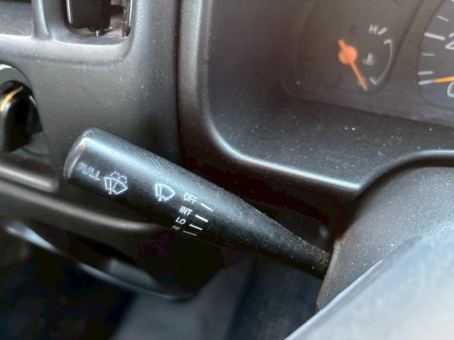 キャリイトラック ＫＵスペシャル　ＣＤ　エアコン　パワーステアリング　三方開（7枚目）