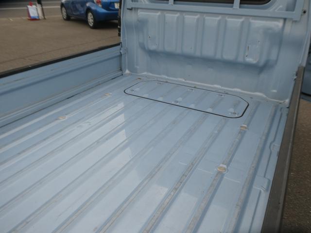 ハイゼットトラック スタンダード 平成30年式・エアコン・パワステ・エアバック・5MT・28000km・AM/FMラジオ(10枚目)