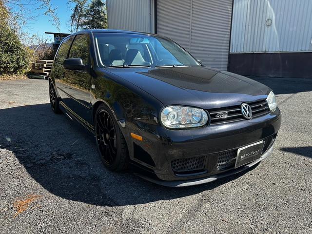 ゴルフ Ｒ３２　左ハンドル　３ドア　６ＭＴ　４ＷＤ（5枚目）