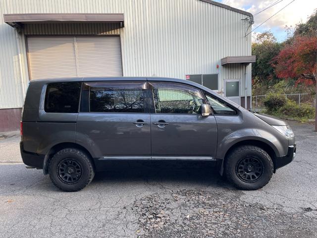 デリカD:5 D パワーパッケージ 4WD ディーゼル 両側電動スライドドア ナビTV ETC バックカメラ 社外アルミホイール マフラー スタッドレスタイヤホイール付(4枚目)