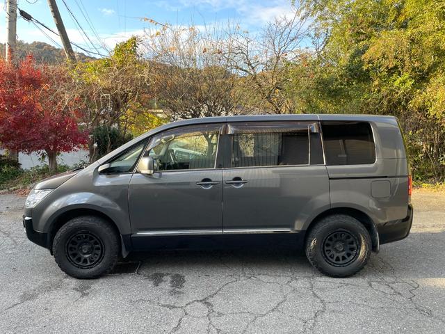 デリカD:5 D パワーパッケージ 4WD ディーゼル 両側電動スライドドア ナビTV ETC バックカメラ 社外アルミホイール マフラー スタッドレスタイヤホイール付(5枚目)