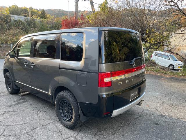 デリカD:5 D パワーパッケージ 4WD ディーゼル 両側電動スライドドア ナビTV ETC バックカメラ 社外アルミホイール マフラー スタッドレスタイヤホイール付(9枚目)