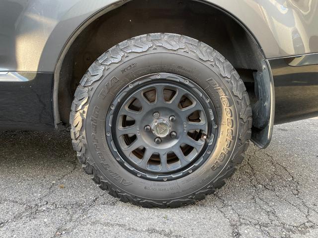 デリカD:5 D パワーパッケージ 4WD ディーゼル 両側電動スライドドア ナビTV ETC バックカメラ 社外アルミホイール マフラー スタッドレスタイヤホイール付(11枚目)