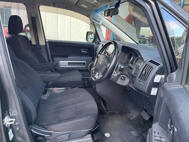 デリカD:5 D パワーパッケージ 4WD ディーゼル 両側電動スライドドア ナビTV ETC バックカメラ 社外アルミホイール マフラー スタッドレスタイヤホイール付(17枚目)