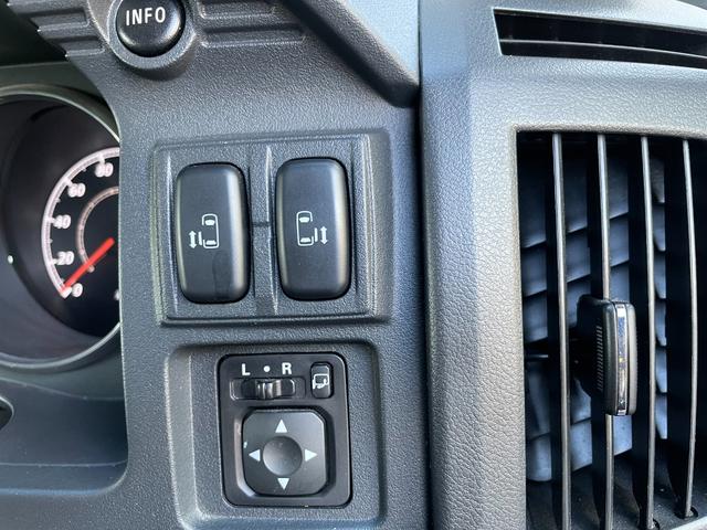 デリカD:5 D パワーパッケージ 4WD ディーゼル 両側電動スライドドア ナビTV ETC バックカメラ 社外アルミホイール マフラー スタッドレスタイヤホイール付(24枚目)