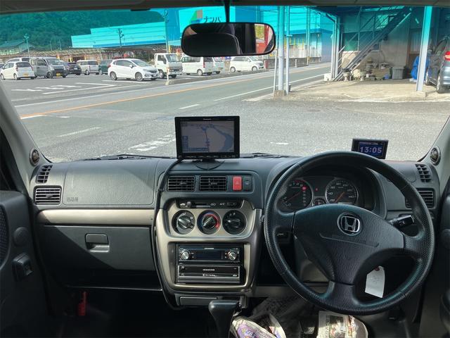 車を運転する際には運転席の存在は欠かせません。なのでしっかりとチェックしたいポイントですね。